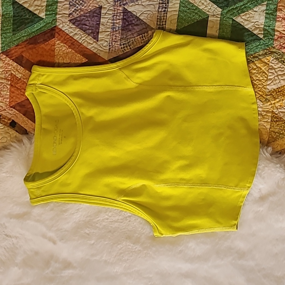 Beyond Yoga Yellow Motivate Buttery Soft Yoga Activewear Crop Top Size Small